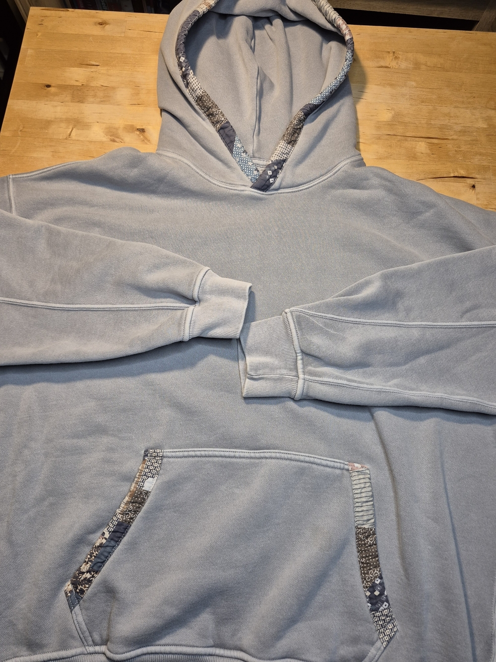 Abercrombie & Fitch Light Blue Men's Hooded Sweatshirt with Patterned Trim
